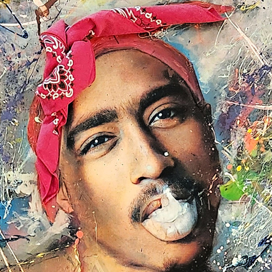 pop203_01 Tupac w/Bandana
